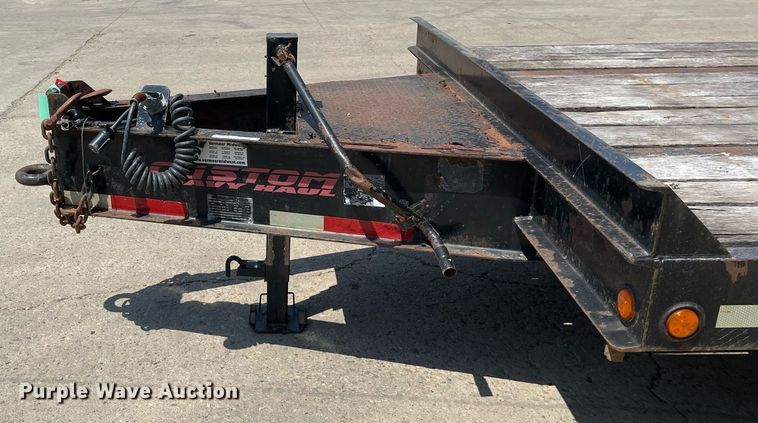 image for item LJ9750 2014 Lucon 10T202ELPHD  equipment trailer