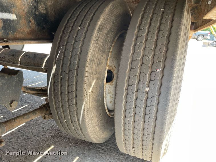 image for item LJ9750 2014 Lucon 10T202ELPHD  equipment trailer