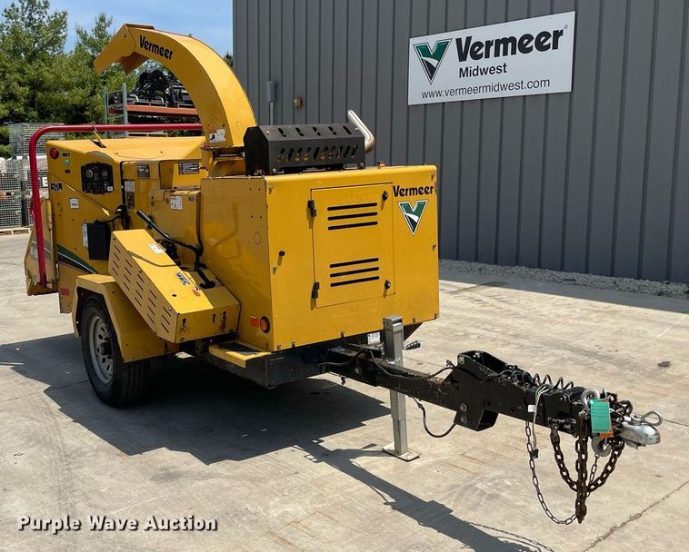 image for item LJ9753 2016 Vermeer BC1000XL  wood chipper