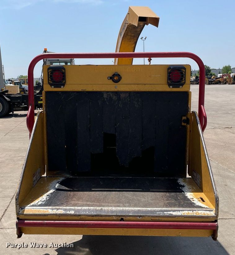 image for item LJ9753 2016 Vermeer BC1000XL  wood chipper