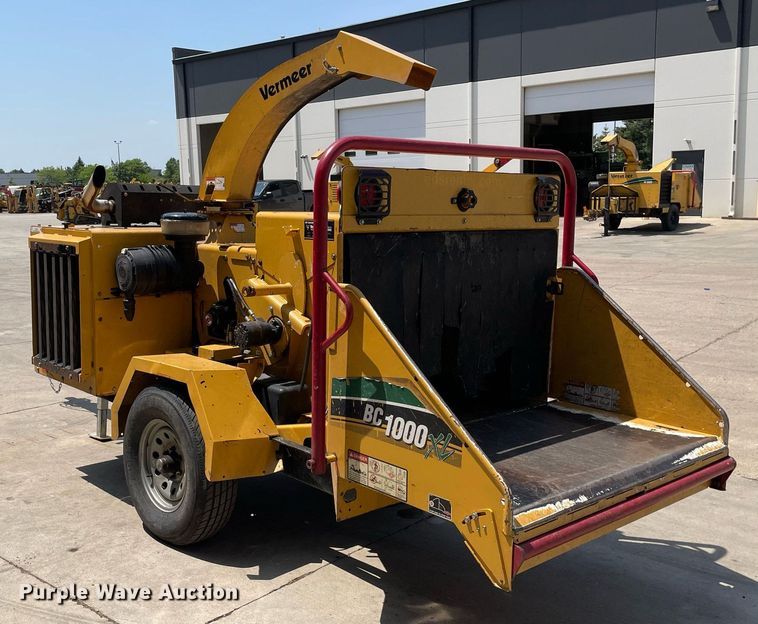 image for item LJ9753 2016 Vermeer BC1000XL  wood chipper