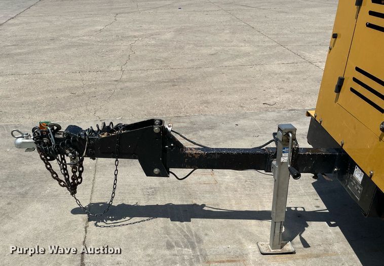 image for item LJ9753 2016 Vermeer BC1000XL  wood chipper