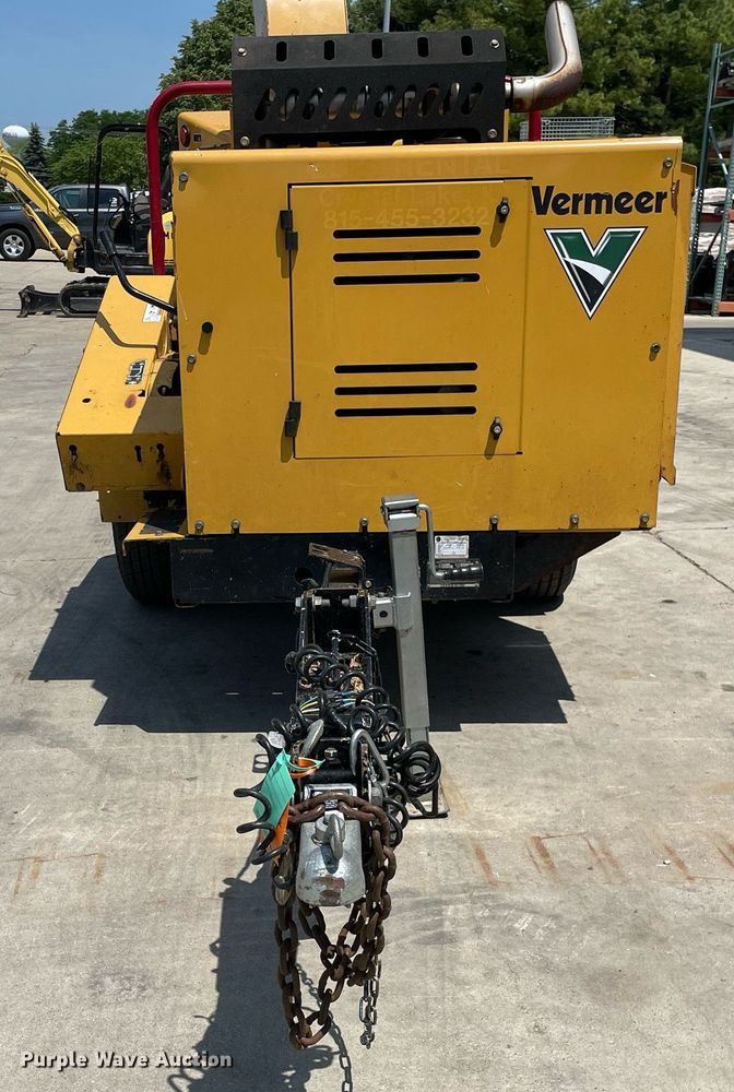 image for item LJ9753 2016 Vermeer BC1000XL  wood chipper