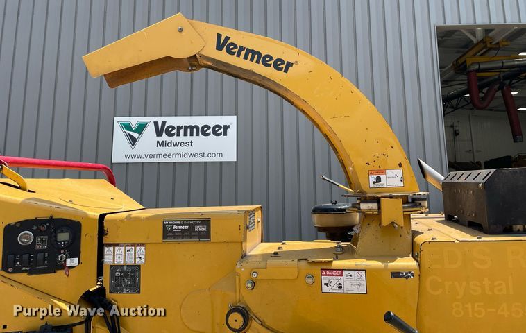 image for item LJ9753 2016 Vermeer BC1000XL  wood chipper