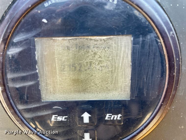 image for item LJ9753 2016 Vermeer BC1000XL  wood chipper