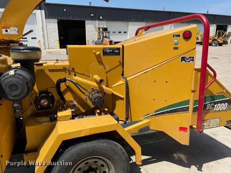 image for item LJ9753 2016 Vermeer BC1000XL  wood chipper