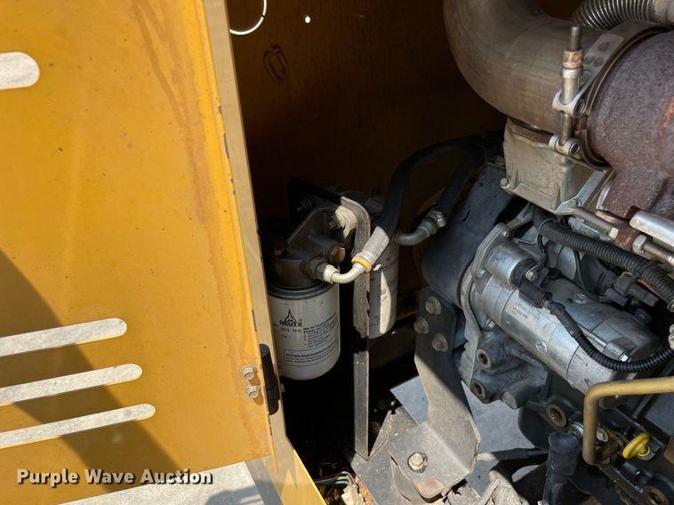 image for item LJ9753 2016 Vermeer BC1000XL  wood chipper