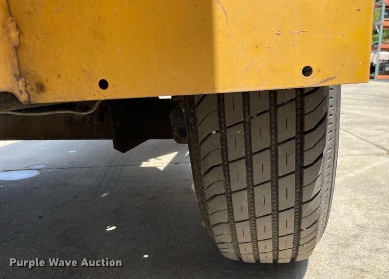 image for item LJ9753 2016 Vermeer BC1000XL  wood chipper