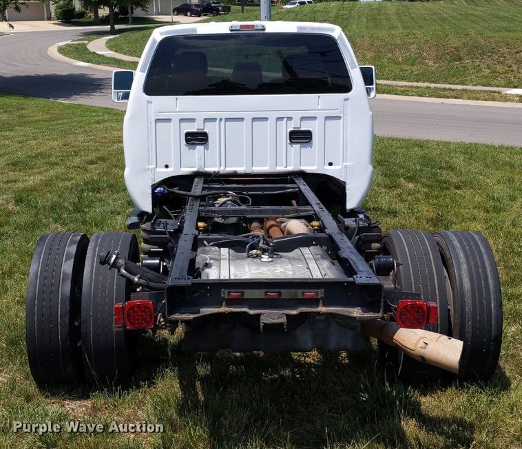 image for item LL9220 2013 Ford F450 Super Duty  Crew Cab truck cab and chassis