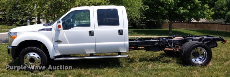image for item LL9220 2013 Ford F450 Super Duty  Crew Cab truck cab and chassis
