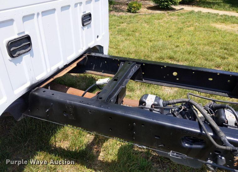 image for item LL9220 2013 Ford F450 Super Duty  Crew Cab truck cab and chassis