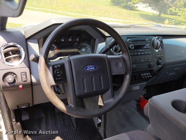 image for item LL9220 2013 Ford F450 Super Duty  Crew Cab truck cab and chassis