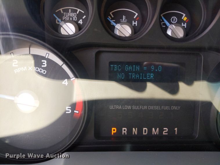 image for item LL9220 2013 Ford F450 Super Duty  Crew Cab truck cab and chassis