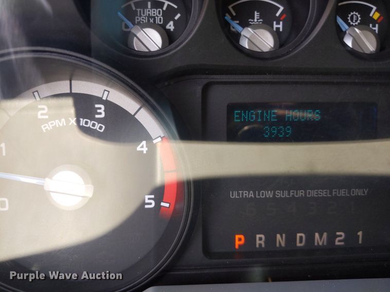 image for item LL9220 2013 Ford F450 Super Duty  Crew Cab truck cab and chassis