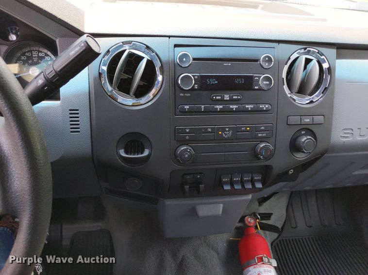 image for item LL9220 2013 Ford F450 Super Duty  Crew Cab truck cab and chassis