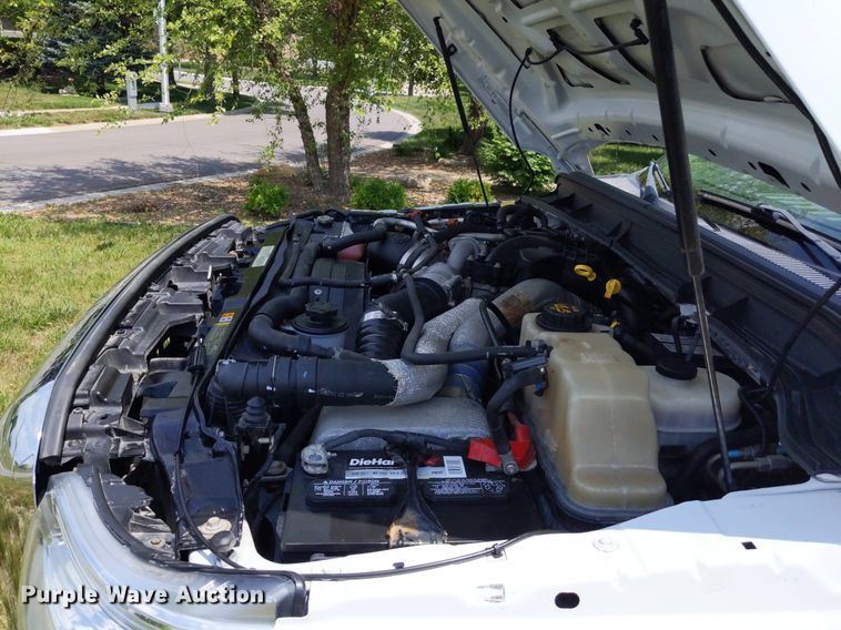 image for item LL9220 2013 Ford F450 Super Duty  Crew Cab truck cab and chassis