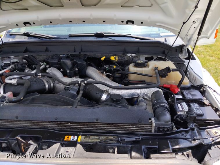 image for item LL9220 2013 Ford F450 Super Duty  Crew Cab truck cab and chassis