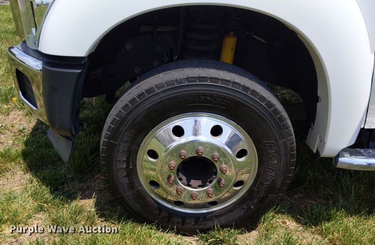 image for item LL9220 2013 Ford F450 Super Duty  Crew Cab truck cab and chassis