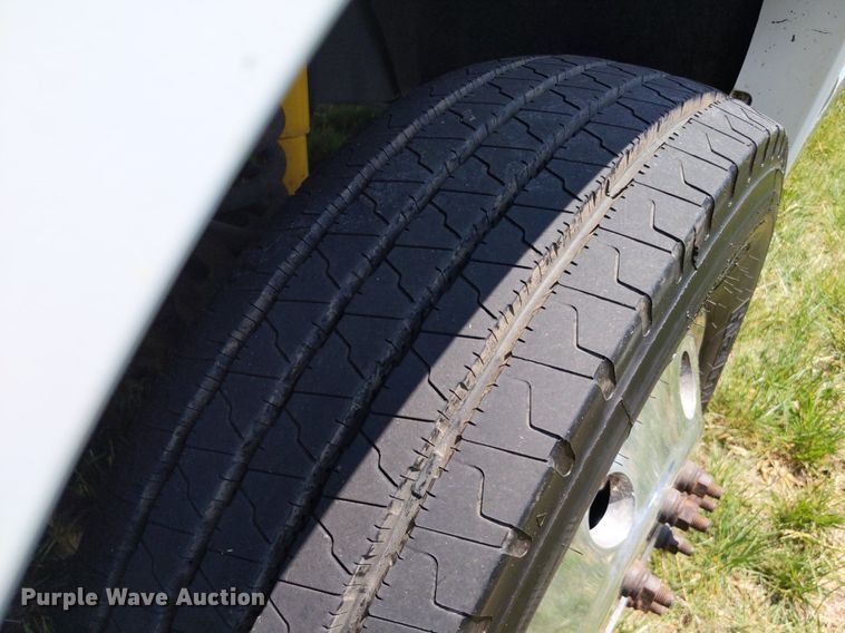 image for item LL9220 2013 Ford F450 Super Duty  Crew Cab truck cab and chassis