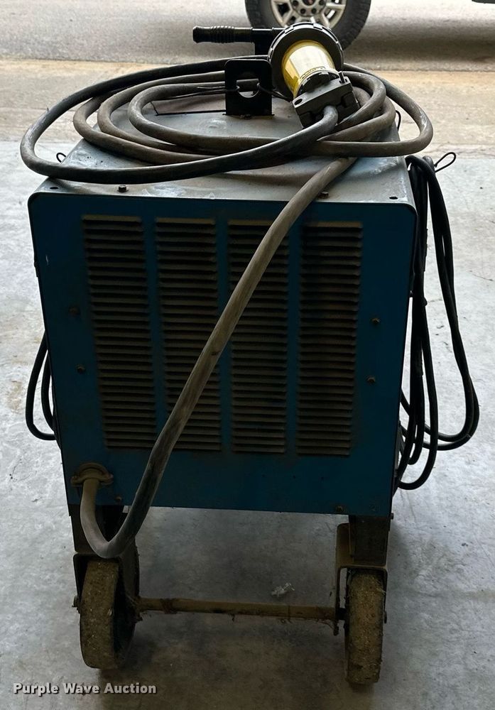 image for item LP9986 Miller Dialarc 250-AC/DC  welder