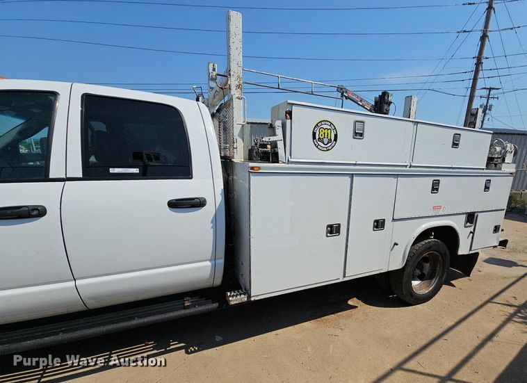 image for item LW9654 2008 Sterling Bullet 5500  utility / service truck