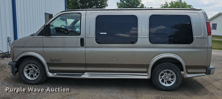 image for item LW9681 2001 GMC Savana G1500  van