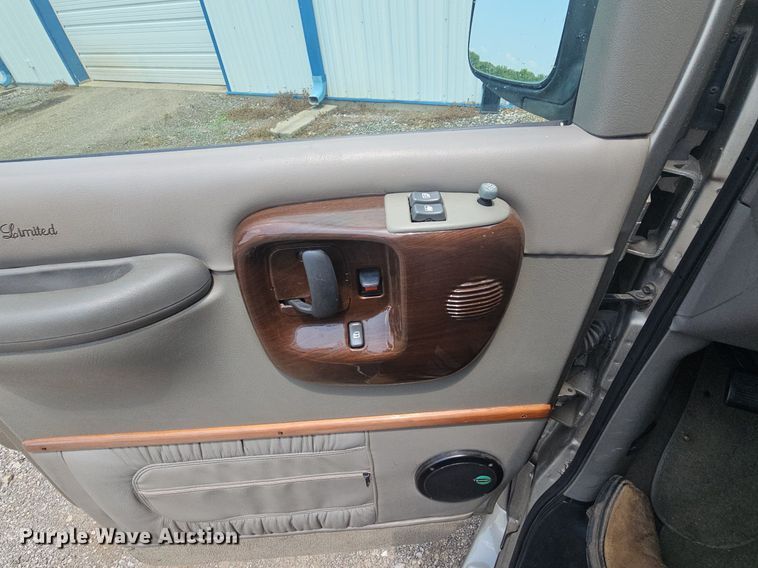 image for item LW9681 2001 GMC Savana G1500  van