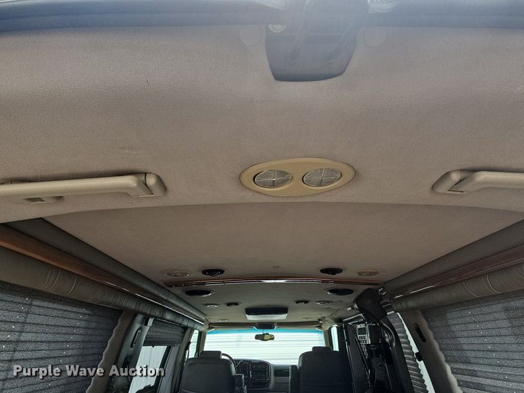 image for item LW9681 2001 GMC Savana G1500  van