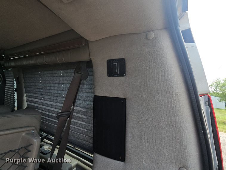 image for item LW9681 2001 GMC Savana G1500  van