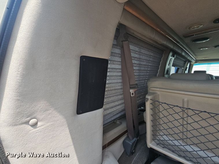 image for item LW9681 2001 GMC Savana G1500  van