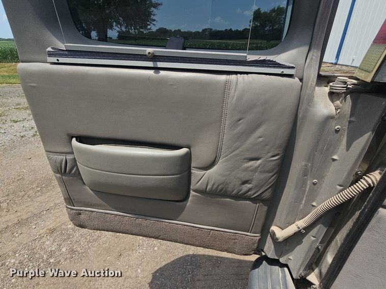 image for item LW9681 2001 GMC Savana G1500  van