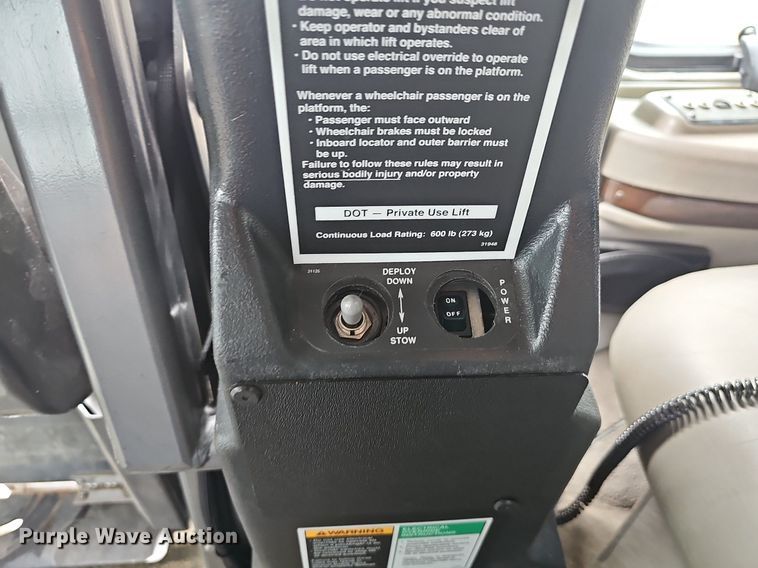 image for item LW9681 2001 GMC Savana G1500  van