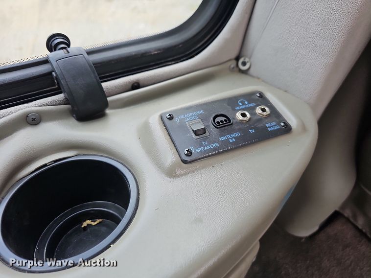 image for item LW9681 2001 GMC Savana G1500  van