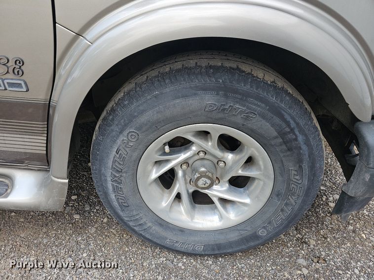 image for item LW9681 2001 GMC Savana G1500  van