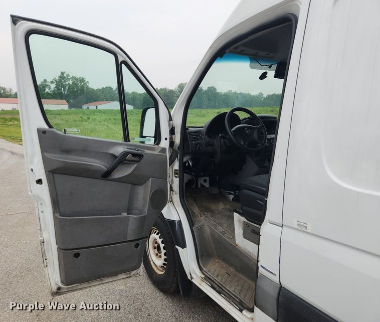 image for item LX9621 2012 Mercedes Benz Sprinter 2500  van
