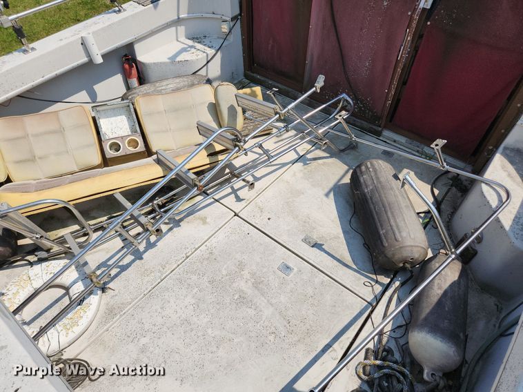 image for item LX9641 1978 Cruiser Villavee  boat