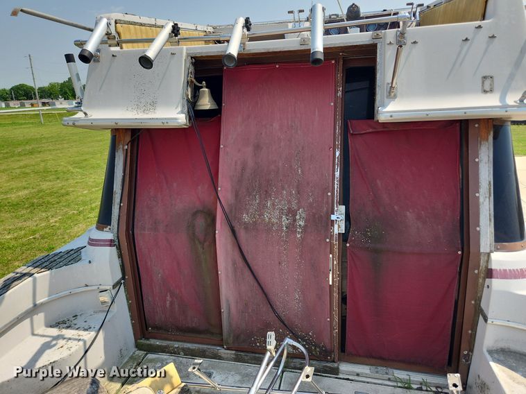 image for item LX9641 1978 Cruiser Villavee  boat