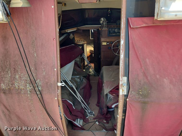 image for item LX9641 1978 Cruiser Villavee  boat