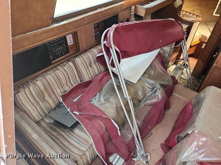 image for item LX9641 1978 Cruiser Villavee  boat