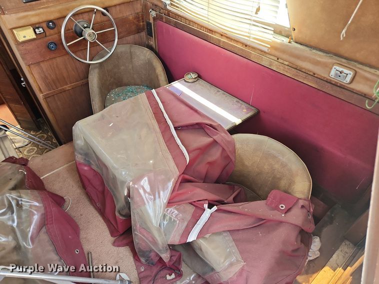 image for item LX9641 1978 Cruiser Villavee  boat