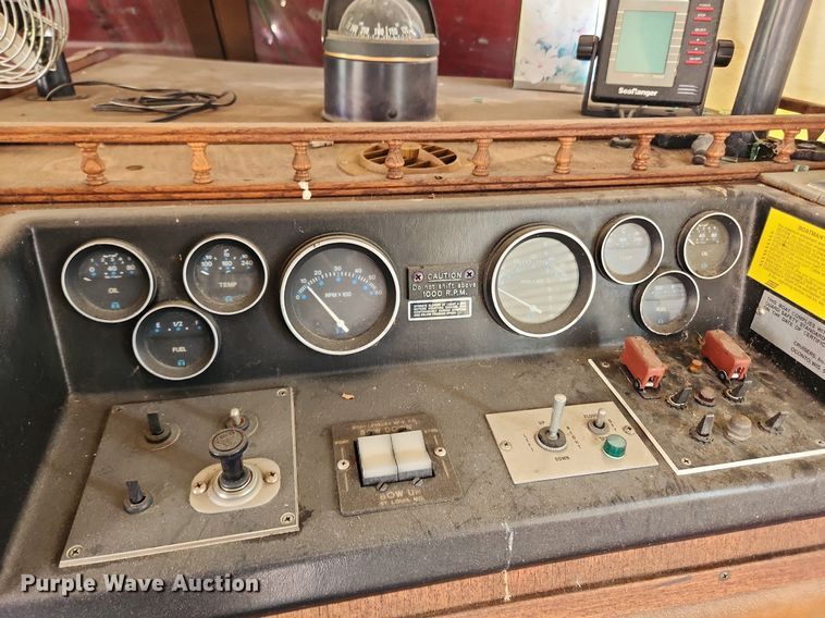 image for item LX9641 1978 Cruiser Villavee  boat