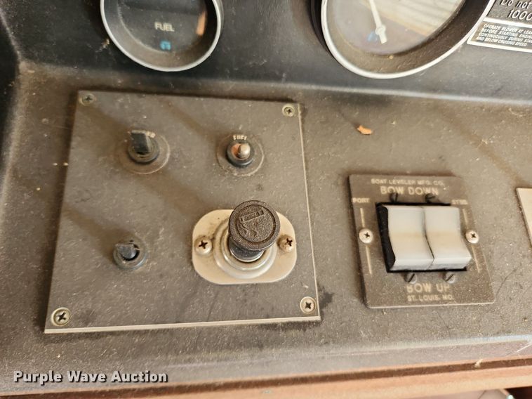 image for item LX9641 1978 Cruiser Villavee  boat