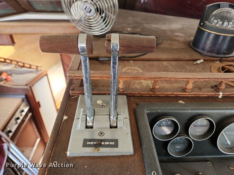 image for item LX9641 1978 Cruiser Villavee  boat