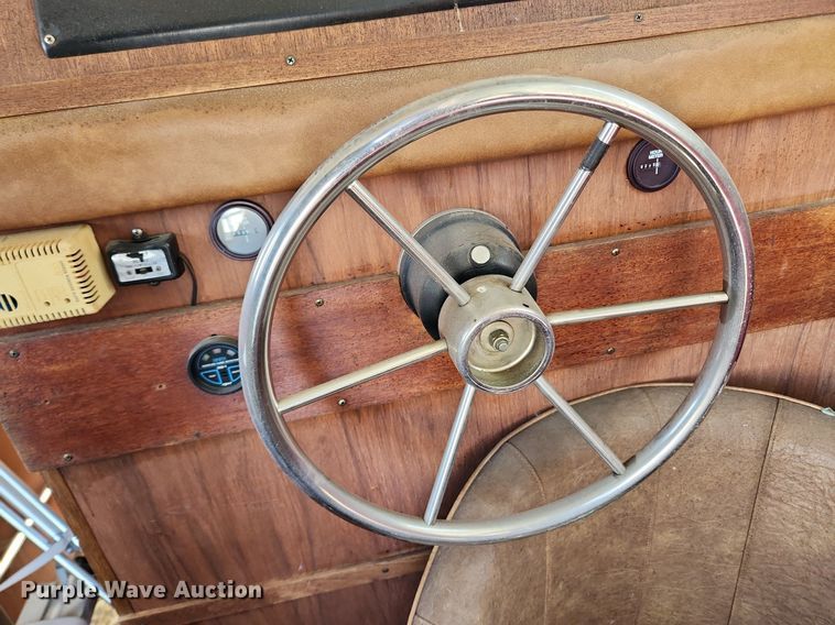 image for item LX9641 1978 Cruiser Villavee  boat