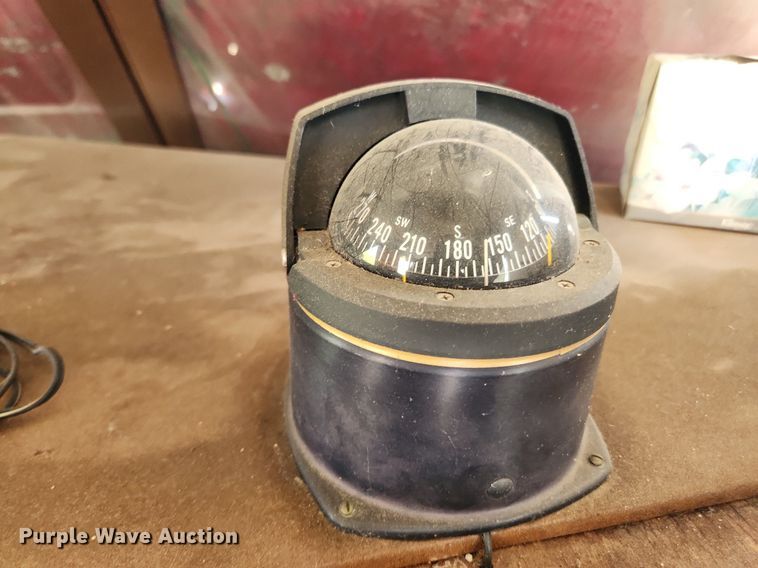 image for item LX9641 1978 Cruiser Villavee  boat