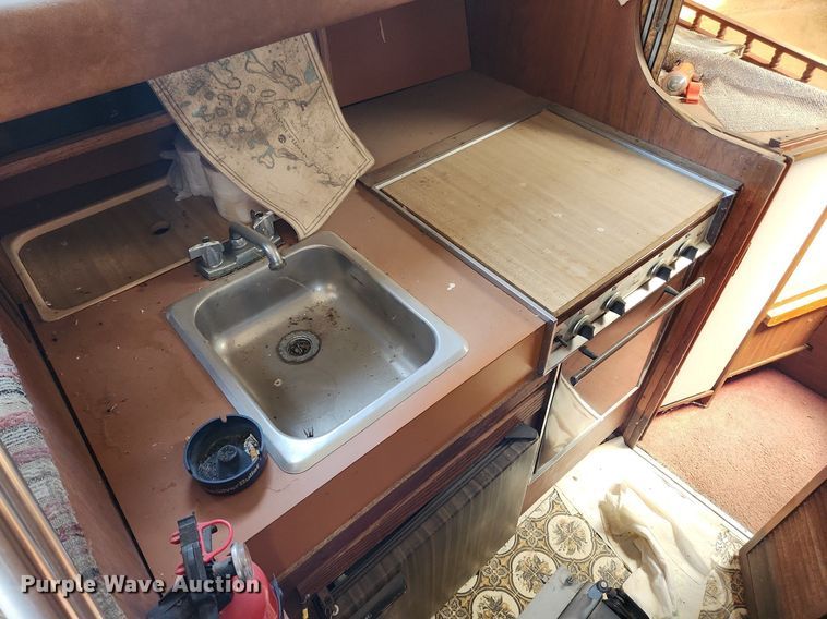 image for item LX9641 1978 Cruiser Villavee  boat