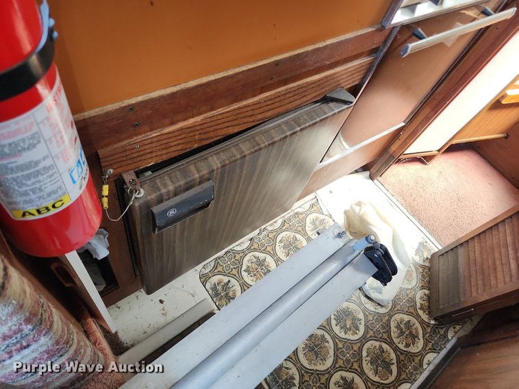 image for item LX9641 1978 Cruiser Villavee  boat