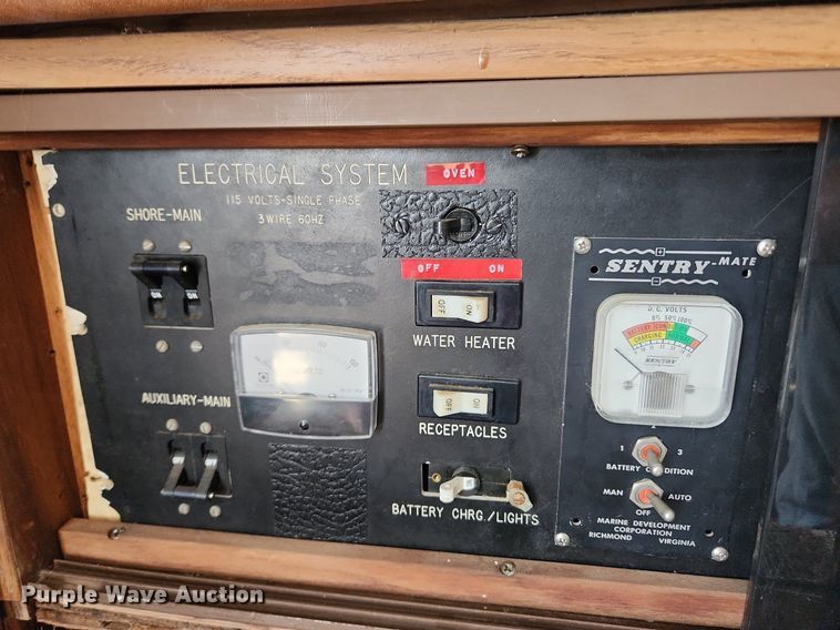 image for item LX9641 1978 Cruiser Villavee  boat