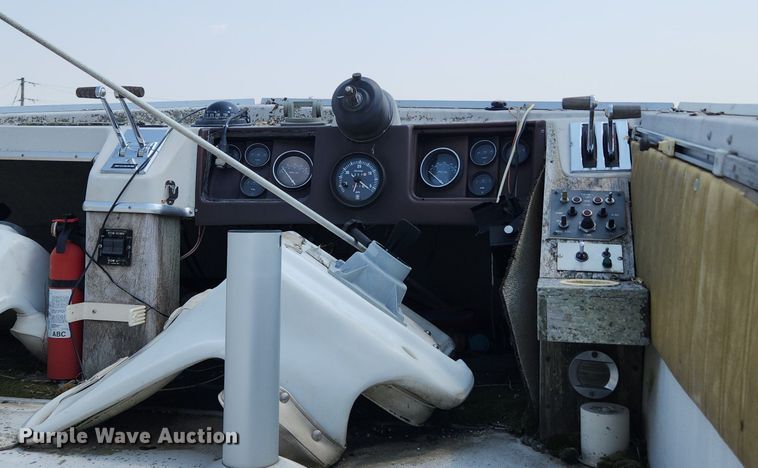 image for item LX9641 1978 Cruiser Villavee  boat