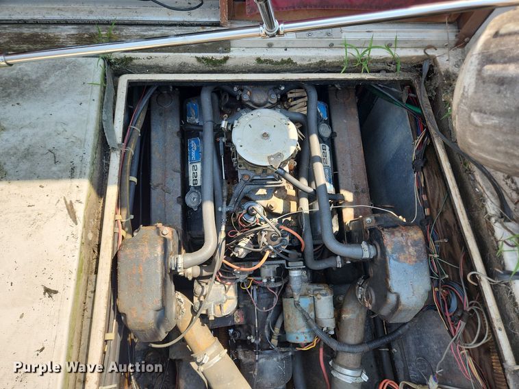 image for item LX9641 1978 Cruiser Villavee  boat